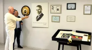 Küçücük Bir Hisseyi Dünya Markası Yaptı
